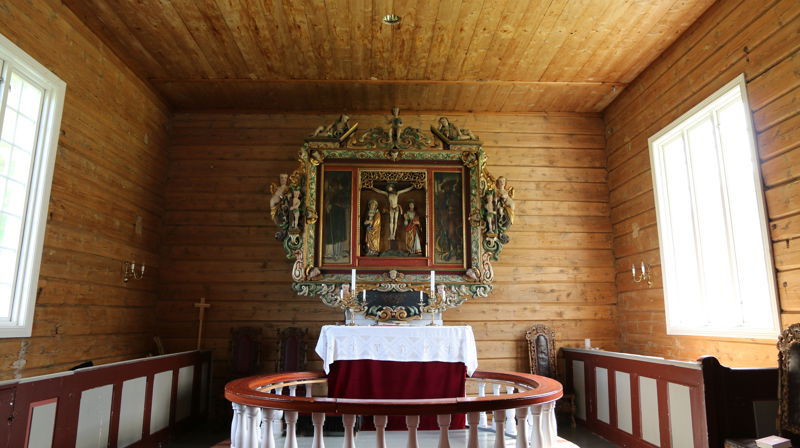Altertavla i Norddal kyrkje vert restaurert