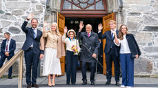 Kongefamilien utenfor Stavanger domkirke, 4. juli 2025. Foto:  Stavanger Aftenblad / Jarle Aasland.