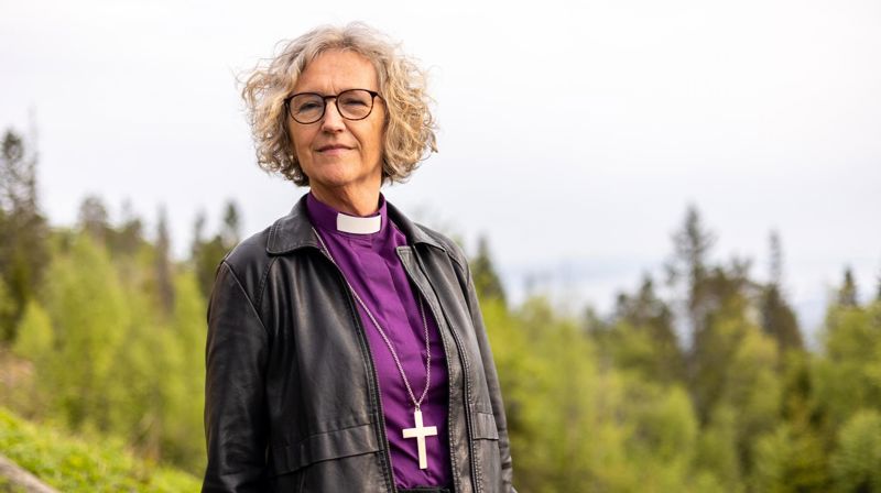 Biskop i Oslo Kari Veiteberg slutter i stillingen som biskop 17. desember. Hun skal tilbake til jobb som bymisjonsprest hos Kirkens Bymisjon i Tøyenkirken. Foto: Den norske kirke