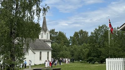 SEMINAR MED EDAVRD HOEM OG GUDSTJENESTE I UTVANDRERKIRKEN. Edvard Hoem er blitt syk, men seminaret og gudstjenesten går sin gang med dyktige medarbeidere. Se Hamar bispedømme