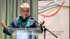 Stephanie Dietrich, leder av Kirkenes verdensråds teologiske kommisjon, på talerstolen i Johannesburg i møte i sentralkomiteen. Foto: Albin Hillert.