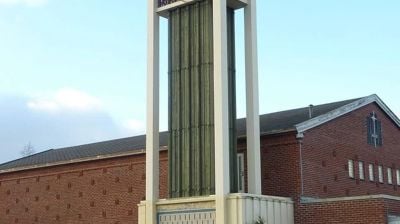 Arbeid på Charlottenlund kirke - Gjenbruk av tegl til ny kirke