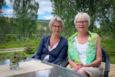 Besøkstjenesten i Søre Trysil: Dorthe Pentzen og Eva Galaasen. Foto: Steinar Olsen