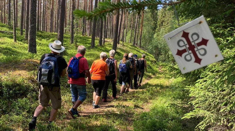Pilgrimsvandring mellom Plassen og Mandfloen. Foto: Anne N. Sætre