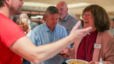 Foto: Etter Sjømannskirkens årsmelding, serverte også Sjømannskirken sine berømte vafler til hele Kirkemøtet. Foto: Den norske kirke