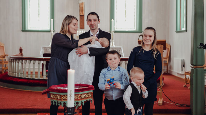 Familiebilde etter dåp