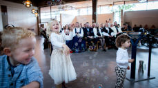 Barn, gudstjeneste, såpebobler. Foto: Bo Mathisen/Kirkerådet