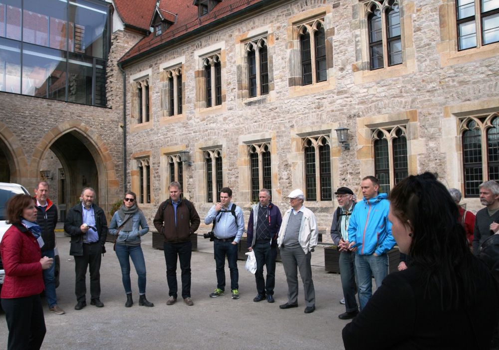 Deltakere samlet ved klosteret i Erfuhrt der Luther var munk.