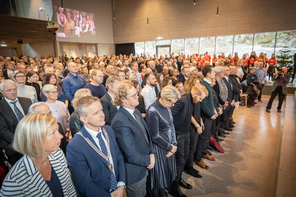 Varaordfører Jørgen Kristiansen representerte kristiansand kommune under åpningen i den fullstappede kirken. Foto:Frank Otto Pedersen.