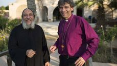 Biskop Stein Reinertsen har jevnlig kontakt med sin egyptiske kollega, biskop Thomas i Egypt hvor kirken opplever forfølgelse og dermed begrenset religionsfrihet i praksis.