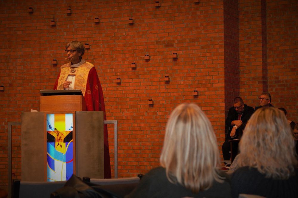 Biskop Stein Reinertsen taler i Søm kirke