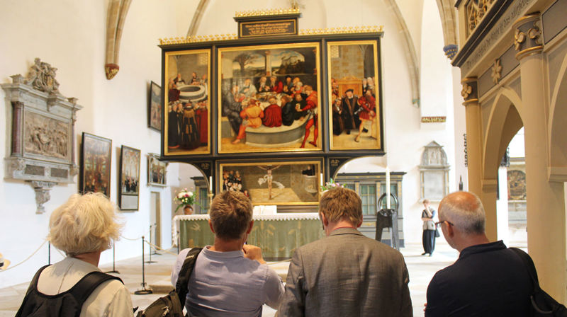 Både samfunn og kirkekunst ble påvirket av reformasjonen. Her er ett av de sentrale verkene i reformasjonsbyen Wittenberg, Lucas Cranachs altertavle