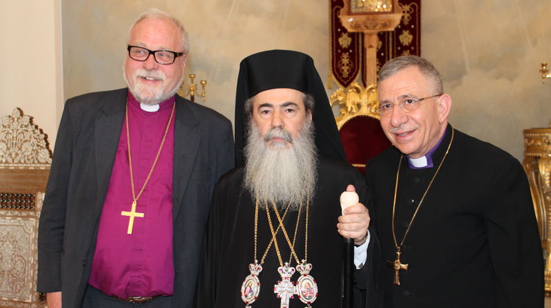 Biskopen i Borg sammen med den gresk-ortodokse patriarken i Jerusalem, Theophilos III, og biskop i ELCJHL, Munib Younan (FOTO: ENDRE FYLLINGSNES)