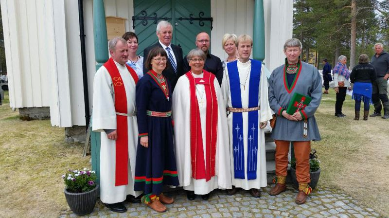 Søndag ble det holdt gudstjeneste i Elgå kirke ved biskop Solveig Fiske, sameprest Einar Bondevik og sokneprest i Engerdal Svein Olav Angard Hovde.