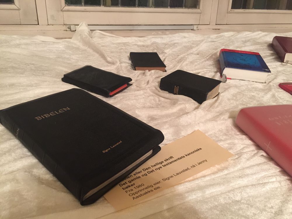 Flere nyere bibler. Foto: Berit Kristin Klevmoen