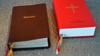 Bibel og salmebok i Møre