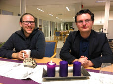 Frå v. Rasmus Elias Myklebust og Mikael Heian Frølandshagen er to av ungdommane i det nye Ungdomsrådet i Møre bispedøme