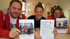 Alv Roger Antonsen (Røde Kors), Kairith Fugledal Kvarsnes (Frivilligsentralen) og diakon Emy Benjamins. Foto: Stein Siem/Åndalsnes Avis
