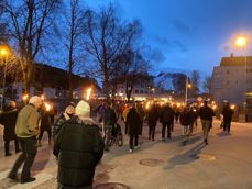 Over 500 mennesker deltok i fakkeltoget i Åndalsnes onsdag kveld.