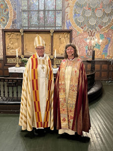 Erkebiskop Antje Jackelen, Svenska kyrkjan, saman med biskop Ingeborg Midttømme, Møre bispedøme. Bilete: Møre bispedøme