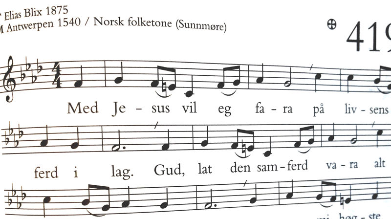 Elias Blix introduserte nynorske salmar mot slutten av 1800-talet - og sprengte den gongen rommet for kva språk offentlege religiøse tekstar kunne skrivast på. I Salmeboka frå 2013 er Blix representert med 34 salmar og 15 omsetjingar.