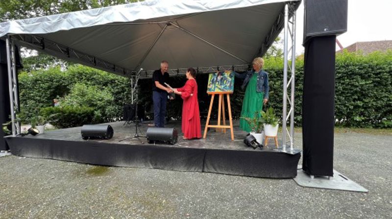 Mehda Zolfaqari mottok Brobyggerprisen 2022 i Kirkehagen
