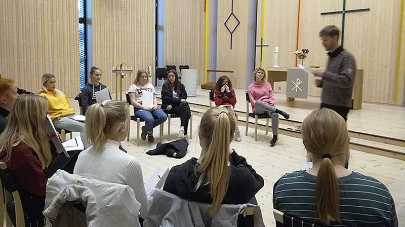 Kirkens Nødhjelp møtte både konfirmanter og ansatte under mini-turnéen i Stjørdal prosti.