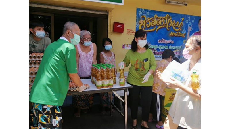 Matutlevering organisert av diakoniavdelingen i kirken som NMS samarbeider med i Thailand (foto: NMS)