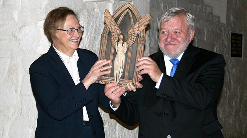 Irja Lipsonen-Foss og Øyvind Foss kunne motta Nidarosen under en høytidelighet i Ranem kirke i 2017. Nå er juryen på jakt etter en ny verdig prisvinner. (Foto: Astrid Marie Bakken)
