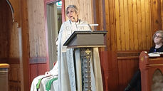 Biskop Herborg Finnset preker under visitasgudstjenesten i Strinda kirke. (Foto: Inge Torset)