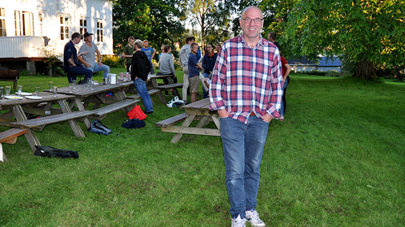 Einar Strøm har tidligere jobbet som lærer ved Gå Ut Senteret i Trondheim, hvor dette bildet er tatt.(Foto: Magne Vik Bjørkøy)