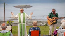 Skaperverket ble feiret flere steder i Stiklestad prosti. Her fra avskjedsgudstjenesten for sokneprest Erik Bakken ved Alstadhaug kirke. (Foto: Henning Vik)