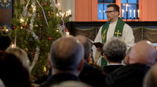 Sokneprest Gunnar Einar Steingrimsson holder sin (foreløpig) siste preken i Beitstad kirke. (Alle foto: Arne Opdal)