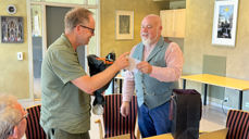 Gunnar Winther (t.v) trer ut av lederrollen i Nidaros bispedømmeråd, og Jon Fredrik Skauge (t.h) tar over. (Foto: Aud Kristin Saltvik Aasen)