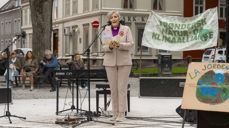 Biskop Herborg Finnset holdt appell under klimaaksjonen «Stå opp» lørdag 30. august. (Foto: Johanne Østbø)