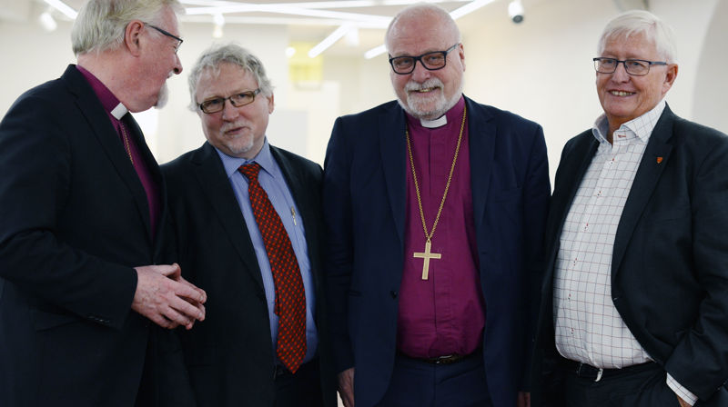 Fra venstre: Oslo biskop Ole Chr. Kvarme, Robert Hercz, styremedlem i Det mosaiske trossamfunn, Borg biskop Atle Sommerfeldt og direktør i Kirkerådet Jens-Petter Johnsen. Foto: Bispemøtet 