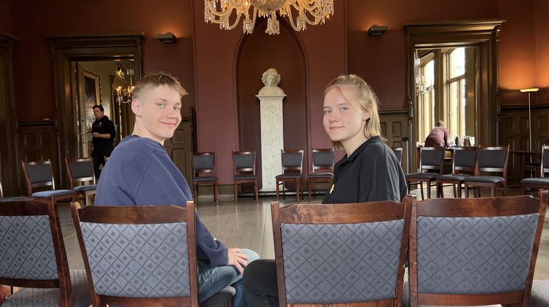 Aron Gratland og Marie Bordi gleder seg til en helg sammen med resten av Ungdomstinget i Oslo bispedømme. Foto: Johannes Ek Reindal