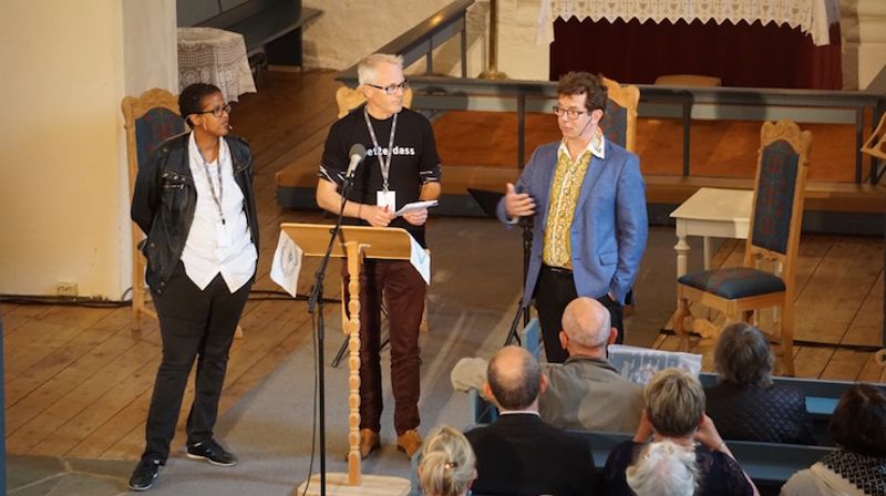 Amal Aden, Olav Rune Ertzeid og Knut Nærum i samtale om ytringsfrihet. Foto: Thoralf Fagertun