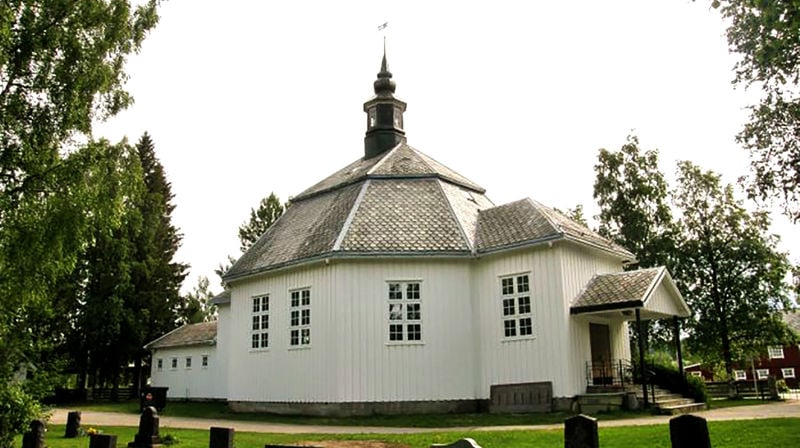 Røssvoll kirke. Foto: Kirkesøk
