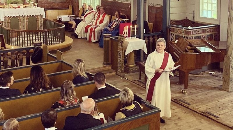 Christiane Krahner holdt prekenen da hun ble vigslet til kateket av biskop Anne Lise Ådnøy 24. november.