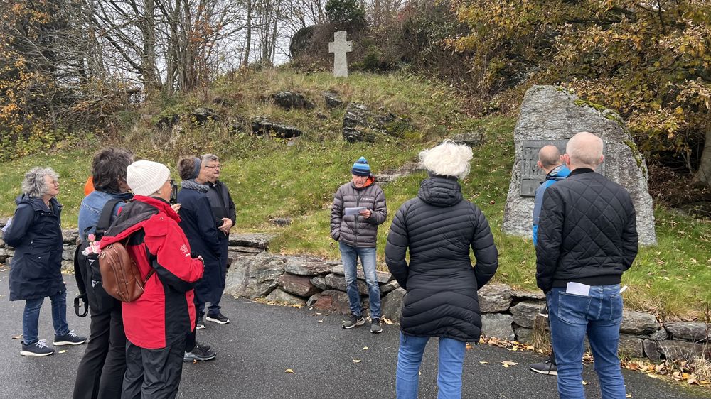 Vandringen endte ved det 1000 år gamle korsstedet på Krossberg.