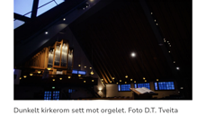 Marilyn ved orgelet.