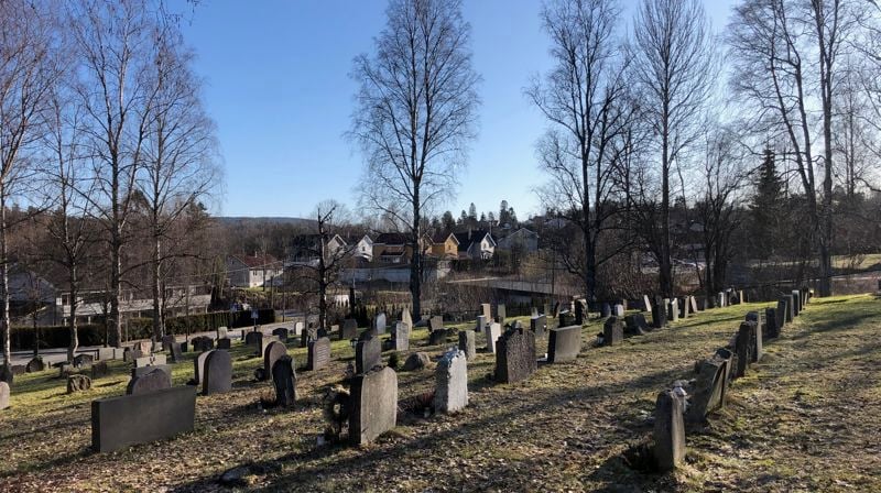 Åros kirkegård