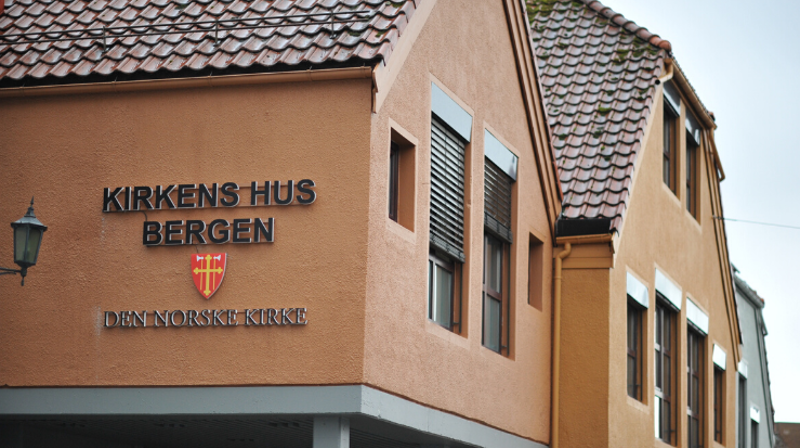 Ansatte i Kirkens hus Bergen har hjemmekontor