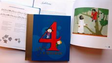 4-årsbok deles ut til 12 fireåringer i Grymyr kirke på søndag. I boka er det mange fine sanger og vers, og små bibelfortellinger (foto: Kirkerådet). 