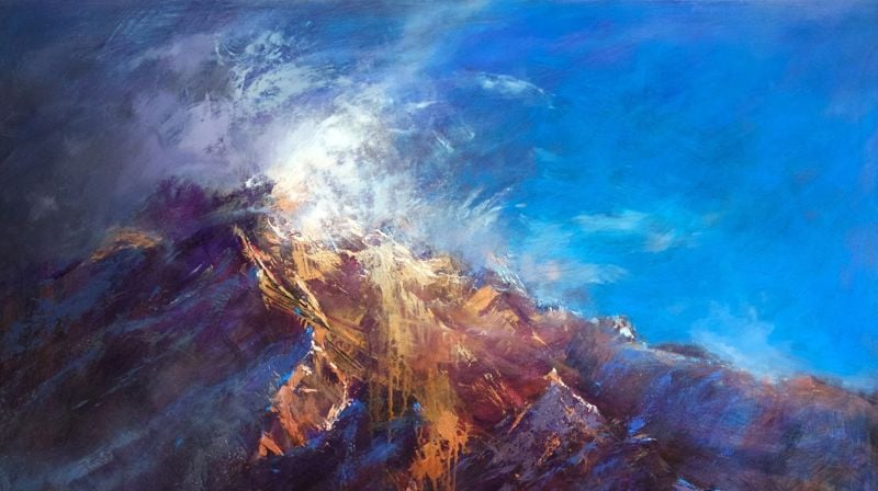 Fjelltopp med en sky med et skinnende lys inni. Utsnitt av maleri av Rob Adamson.