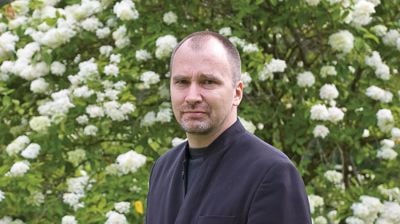 Tom Sverre Bredal-Tomren holder foredrag.