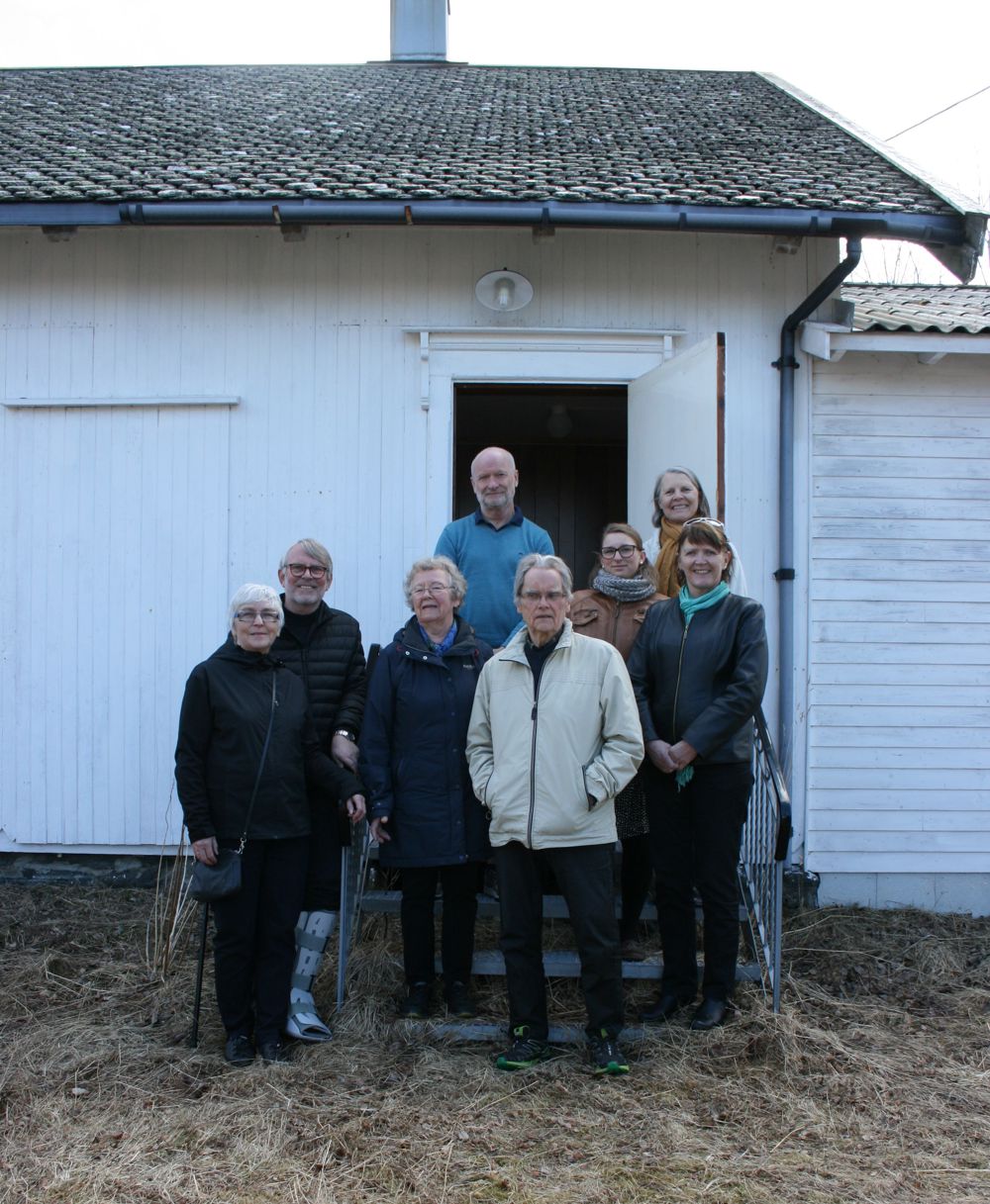 Fra venstre: Sølvi Malmbekk, Svein Malmbekk, Aud Pedersen, Tom Solli, Knut Steinar Pedersen, Sandra Persson, Elin Vangen, Hilde Fylling. Foto: Monica Nilsen