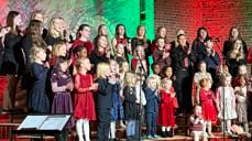 Barne- og ungdomskorene i Tverlandet kirke.