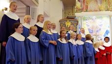 Barn ved Egil Hovland-akademiet deltar også i korene tilknyttet Glemmen kirke. Korene har jevnlig konserter og medvirker på gudstjenester. 